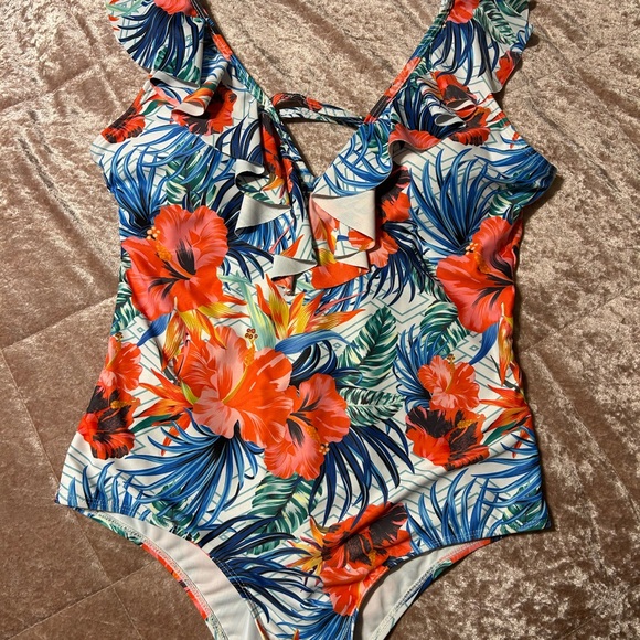 Floral Ruffle One-Piece Swimsuit - Picture 2 of 8